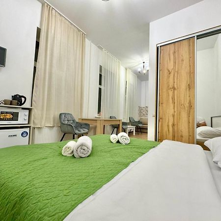 Апартаменти Поруч З Олімпійським Стадіоном Kiev Extérieur photo